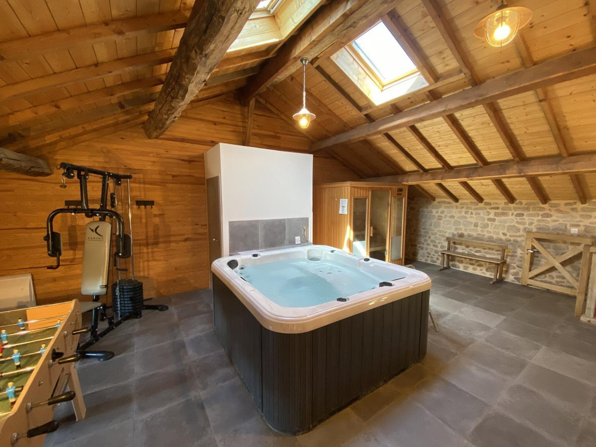 Hot tub